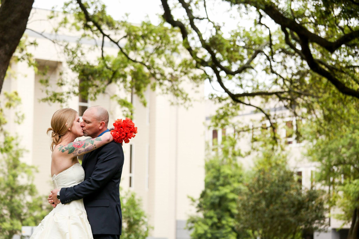 Telfair Square is surrounded by beautiful architecture and has amazing live oak trees